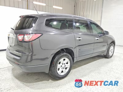 Trzecie zdjęcie samochodu z tyłu: 2015 CHEVROLET TRAVERSE LS VIN:1GNKRFED6FJ117976 - miniatura