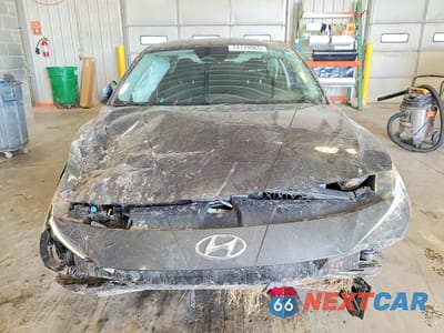 Piąte zdjęcie samochodu w środku: 2023 HYUNDAI ELANTRA SEL VIN:5NPLS4AG0PH110912 - miniatura