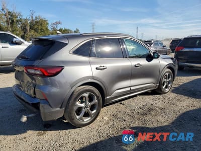 Trzecie zdjęcie samochodu z tyłu: 2023 FORD ESCAPE ST LINE VIN:1FMCU0MN2PUA85641 - miniatura