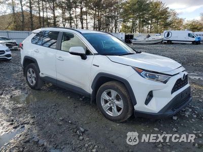 Czwarte zdjęcie samochodu z boku: 2021 TOYOTA RAV4 XLE VIN:JTMRWRFV5MD119481 - miniatura