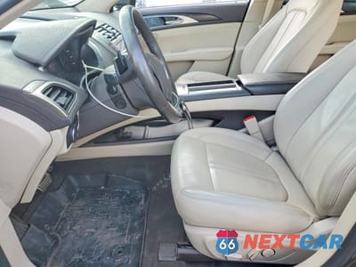 Zdjęcie 7 z 13 samochodu: 2019 LINCOLN MKZ RESERVE I VIN:3LN6L5D92KR624064 - miniatura