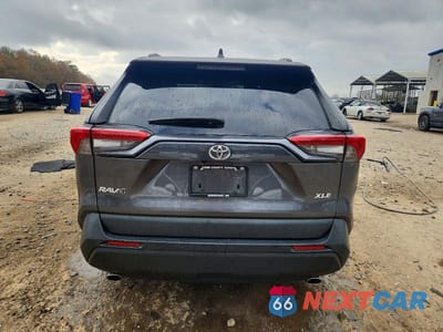 Zdjęcie 6 z 11 samochodu: 2021 TOYOTA RAV4 XLE VIN:2T3W1RFV2MC132257 - miniatura