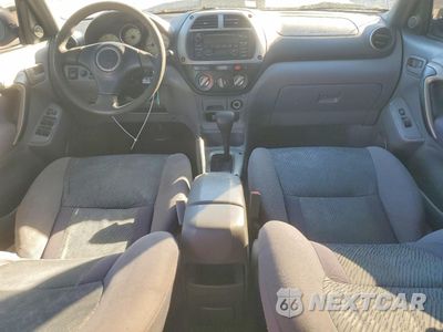 Zdjęcie 8 z 13 samochodu: 2002 TOYOTA RAV4 VIN:JTEHH20V926042794 - miniatura