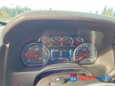 Zdjęcie 9 z 12 samochodu: 2020 CHEVROLET SUBURBAN K1500 LT VIN:1GNSKHKCXLR301102 - miniatura