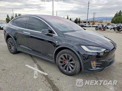 Czwarte zdjęcie samochodu z boku: 2018 TESLA MODEL X VIN:5YJXCBE43JF094827 - miniatura