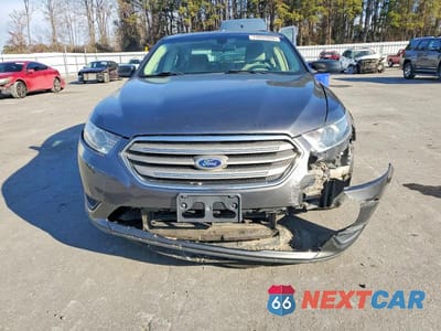 Piąte zdjęcie samochodu w środku: 2016 FORD TAURUS SE VIN:1FAHP2D86GG102890 - miniatura