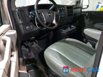 Zdjęcie 8 z 13 samochodu: 2019 CHEVROLET EXPRESS DELIVERY VAN VIN:1GCWGAFP2K1161916 - miniatura