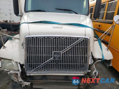 Zdjęcie 7 z 10 samochodu: 1999 VOLVO VN SEMI TRUCK VIN:4VG7DEJH6XN766257 - miniatura