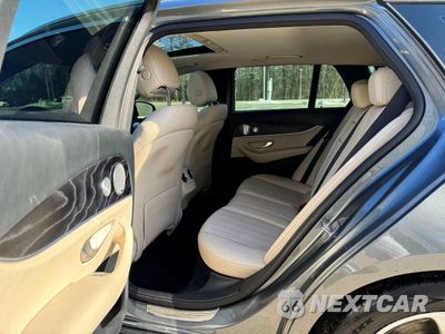 Zdjęcie 8 z 14 samochodu: 2017 MERCEDES-BENZ E 400 4MATIC VIN:WDDZH6GB9HA239374 - miniatura