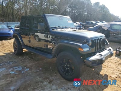 Czwarte zdjęcie samochodu z boku: 2020 JEEP WRANGLER UNLIMITED SAHARA VIN:1C4HJXEN1LW300662 - miniatura