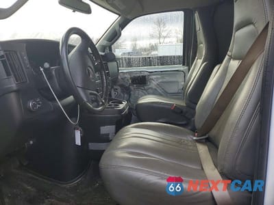 Zdjęcie 7 z 13 samochodu: 2022 GMC SAVANA G2500 DELIVERY VAN VIN:1GTW7BF74N1178100 - miniatura