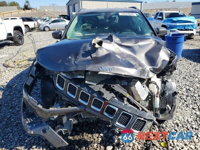 Piąte zdjęcie samochodu w środku: 2021 JEEP COMPASS LA VIN:3C4NJCBB0MT518380 - miniatura