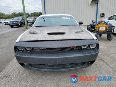 Piąte zdjęcie samochodu w środku: 2015 DODGE CHALLENGER SXT VIN:2C3CDZAG2FH883349 - miniatura