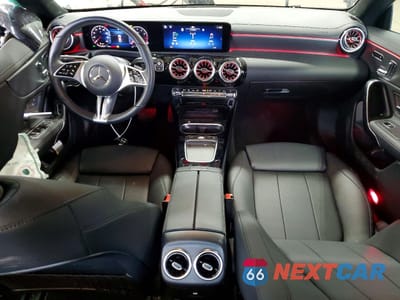 Zdjęcie 8 z 12 samochodu: 2025 MERCEDES-BENZ CLA 250 4MATIC VIN:W1K5J4HB2SN531647 - miniatura