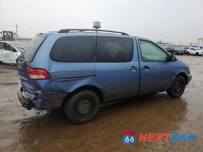 Trzecie zdjęcie samochodu z tyłu: 2002 TOYOTA SIENNA LE VIN:4T3ZF13C72U441799 - miniatura
