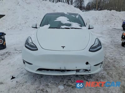 Piąte zdjęcie samochodu w środku: 2023 TESLA MODEL Y VIN:7SAYGDEE6PA113280 - miniatura