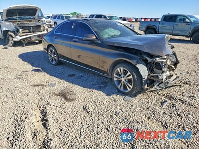 Czwarte zdjęcie samochodu z boku: 2016 MERCEDES-BENZ C 300 4MATIC VIN:55SWF4KB2GU117006 - miniatura