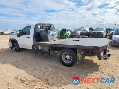 Drugie zdjęcie samochodu z przodu: 2024 GMC SIERRA HD FLATBED TRUCK VIN:1GD39SEY4RF134674 - miniatura