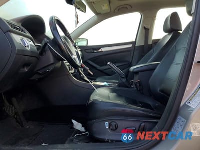 Zdjęcie 7 z 12 samochodu: 2013 VOLKSWAGEN PASSAT SE VIN:1VWBP7A30DC021101 - miniatura