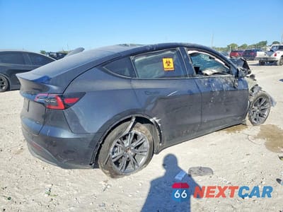 Trzecie zdjęcie samochodu z tyłu: 2024 TESLA MODEL Y VIN:7SAYGDED1RF105309 - miniatura