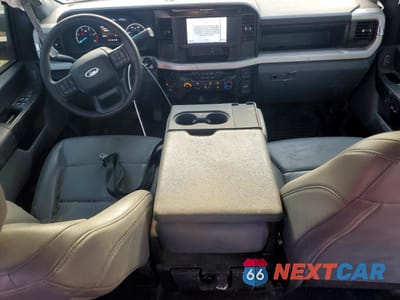 Zdjęcie 8 z 12 samochodu: 2025 FORD F350 SUPER DUTY VIN:1FD8W3HT6SED23570 - miniatura