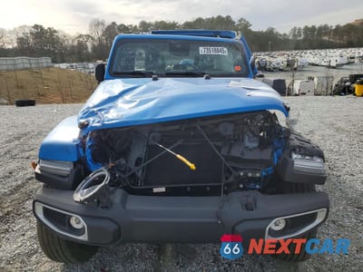 Piąte zdjęcie samochodu w środku: 2025 JEEP WRANGLER SAHARA VIN:1C4PJXEG7SW651006 - miniatura