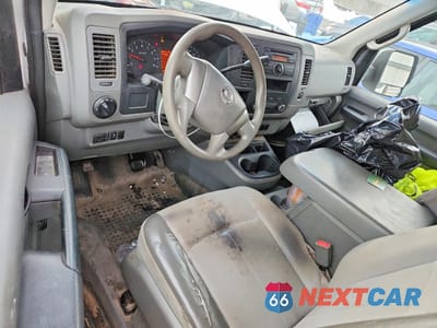 Zdjęcie 8 z 13 samochodu: 2012 NISSAN NV 2500 UTILITY / SERVICE VAN VIN:1N6AF0LY8CN100954 - miniatura