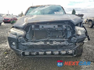 Piąte zdjęcie samochodu w środku: 2016 TOYOTA TACOMA DOUBLE CAB VIN:3TMCZ5ANXGM034321 - miniatura