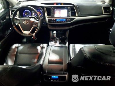 Zdjęcie 8 z 13 samochodu: 2019 TOYOTA HIGHLANDER SE VIN:5TDJZRFH3KS564625 - miniatura