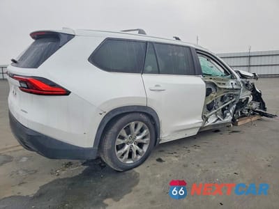 Trzecie zdjęcie samochodu z tyłu: 2024 TOYOTA GRAND HIGHLANDER XLE VIN:5TDAAAB50RS069250 - miniatura