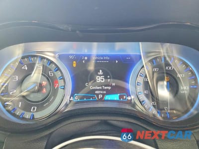 Zdjęcie 9 z 13 samochodu: 2023 CHRYSLER 300 S VIN:2C3CCABG0PH585211 - miniatura