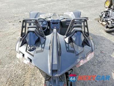 Zdjęcie 6 z 10 samochodu: 2017 POLARIS SLINGSHOT VIN:57XAASFA0H8121564 - miniatura