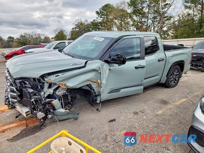 2025 TOYOTA TUNDRA CREWMAX PLATINUM 5TFNC5DB5SX102328 - główne zdjęcie licytacji z USA - miniatura