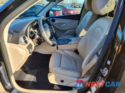 Zdjęcie 7 z 12 samochodu: 2021 MERCEDES-BENZ GLC 300 VIN:W1N0G8DB2MV306771 - miniatura