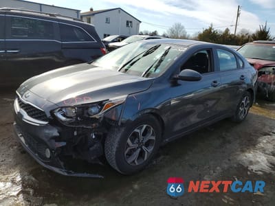 2021 KIA FORTE LXS 3KPF24AD8ME305465 - główne zdjęcie licytacji z USA - miniatura