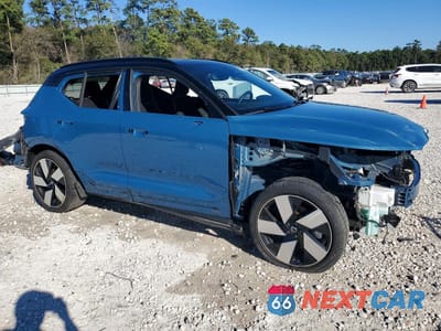 Czwarte zdjęcie samochodu z boku: 2024 VOLVO XC40 RECHARGE PLUS VIN:YV4EH3HL0R2301560 - miniatura