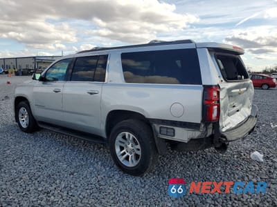 Drugie zdjęcie samochodu z przodu: 2019 CHEVROLET SUBURBAN C1500 LT VIN:1GNSCHKC6KR201509 - miniatura