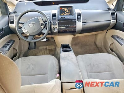 Zdjęcie 8 z 12 samochodu: 2005 TOYOTA PRIUS VIN:JTDKB20U853026353 - miniatura