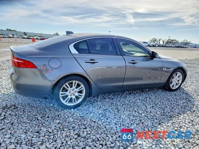 Trzecie zdjęcie samochodu z tyłu: 2017 JAGUAR XE PREMIUM VIN:SAJAD4BN8HA952387 - miniatura