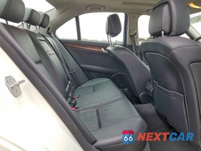 Zdjęcie 10 z 12 samochodu: 2012 MERCEDES-BENZ C 300 4MATIC VIN:WDDGF8BB2CA633114 - miniatura