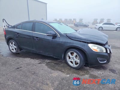 Czwarte zdjęcie samochodu z boku: 2012 VOLVO S60 T5 VIN:YV1622FSXC2131223 - miniatura