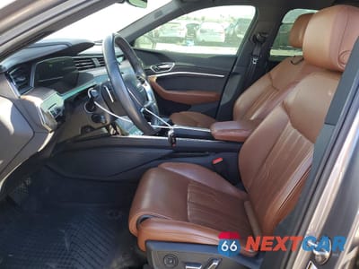 Zdjęcie 7 z 14 samochodu: 2019 AUDI E-TRON PRESTIGE VIN:WA1VABGE7KB017704 - miniatura