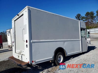 Trzecie zdjęcie samochodu z tyłu: 2021 FORD ECONOLINE E450 SUPER DUTY COMMERCIAL STRIPPED CHASSIS VIN:1FC3E4KK5MDC14906 - miniatura