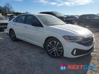 Czwarte zdjęcie samochodu z boku: 2024 VOLKSWAGEN JETTA SPORT VIN:3VWBM7BU7RM087473 - miniatura