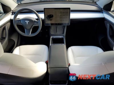 Zdjęcie 8 z 13 samochodu: 2023 TESLA MODEL Y VIN:7SAYGDEE8PA159693 - miniatura