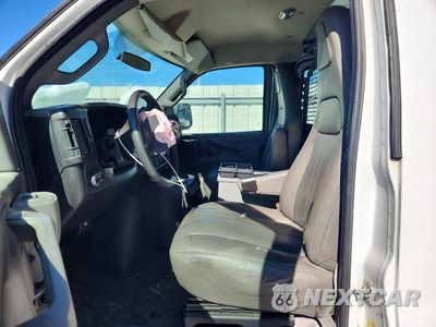 Zdjęcie 7 z 13 samochodu: 2017 CHEVROLET EXPRESS G2500 UTILITY / SERVICE VAN VIN:1GCWGAFF1H1327438 - miniatura