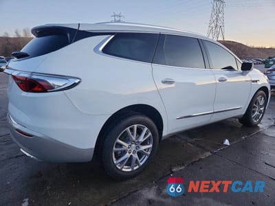 Trzecie zdjęcie samochodu z tyłu: 2022 BUICK ENCLAVE PREMIUM VIN:5GAEVBKW8NJ115923 - miniatura