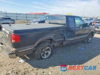 Trzecie zdjęcie samochodu z tyłu: 1998 CHEVROLET S TRUCK S10 VIN:1GCCS19X5W8112171 - miniatura