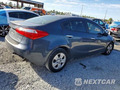 Trzecie zdjęcie samochodu z tyłu: 2016 KIA FORTE LX VIN:KNAFK4A6XG5551920 - miniatura