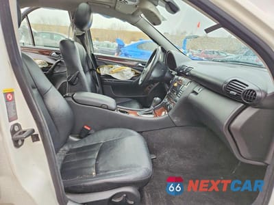 Zdjęcie 7 z 13 samochodu: 2005 MERCEDES-BENZ C 240 4MATIC VIN:WDBRF81J25F644498 - miniatura
